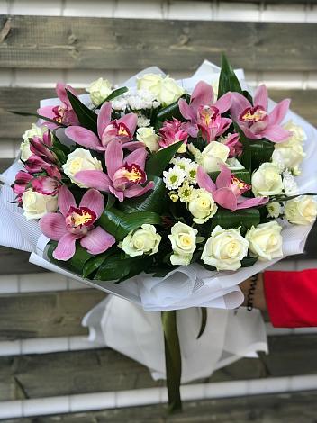 Букет цветов из: Розы и Хризантемы в Старокучергановке