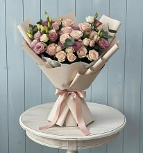 Букет цветов из:  Розы и Лизиантусы в Старокучергановке