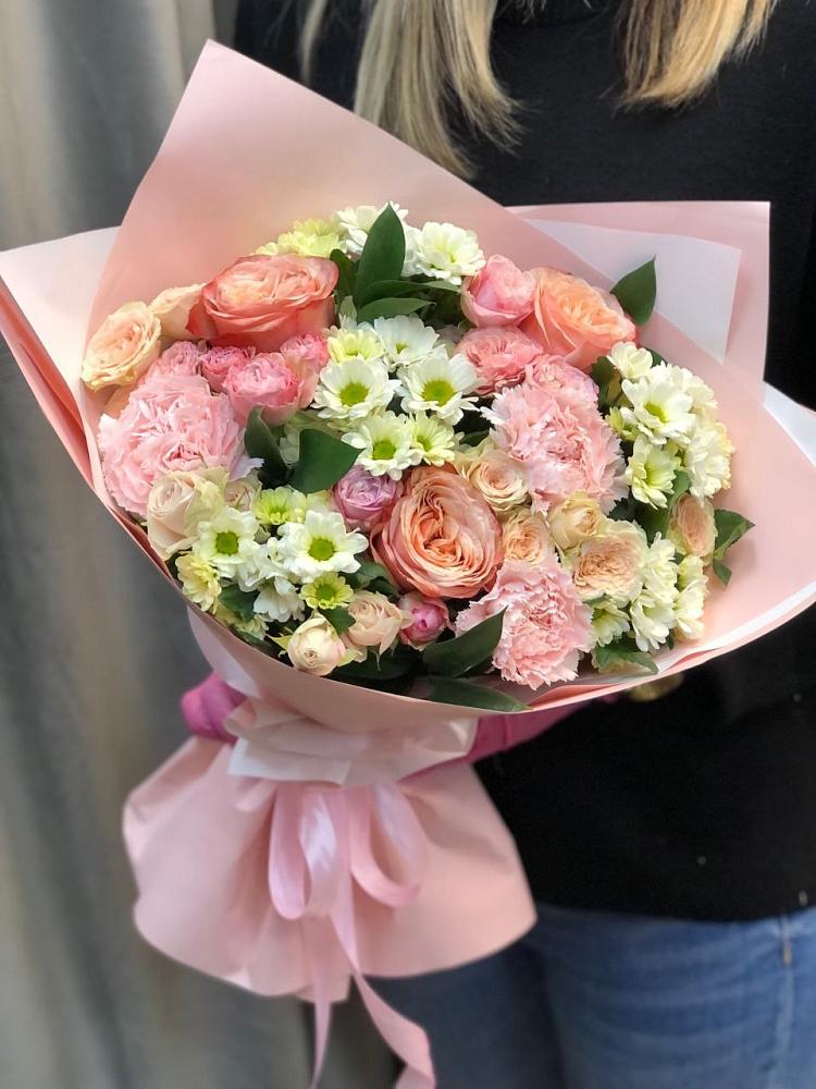 Букет цветов из: Гвоздики, Розы и Хризантемы в Старокучергановке