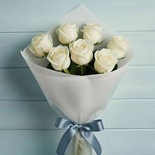 Букет 7 Белых роз Эдлесс Лав в Старокучергановке