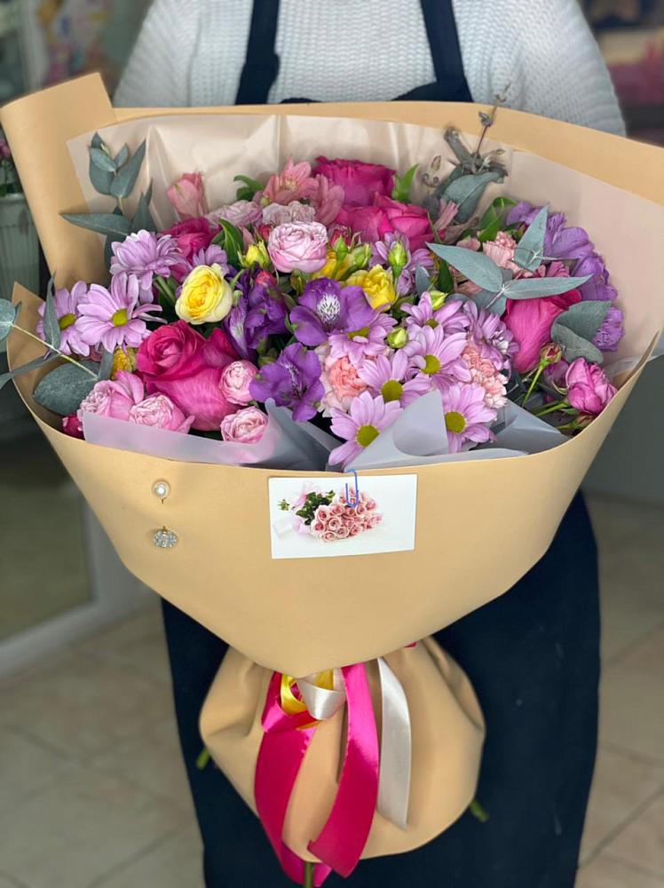 Букет цветов из: Хризантемы, Гвоздики и Альстромерии в Старокучергановке