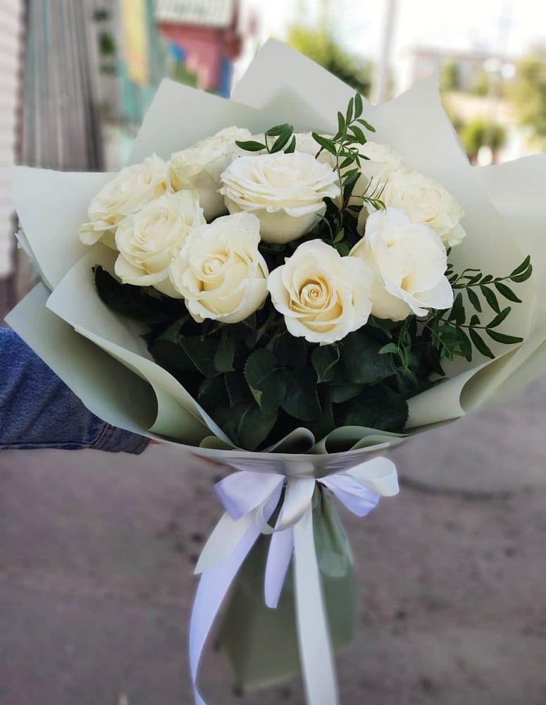 Букет Белые розы Проуд в Старокучергановке