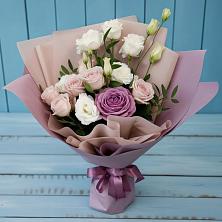 Букет цветов из:  Розы и Лизиантусы в Старокучергановке