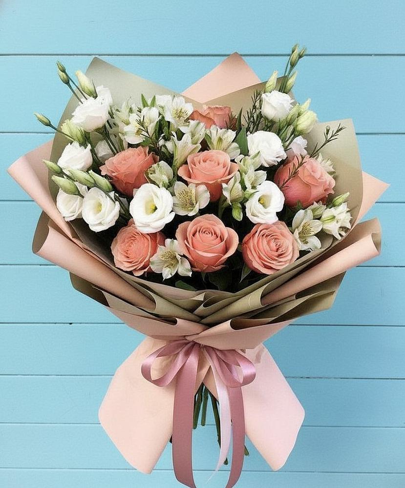 Букет цветов из: Розы, Альстромерии и Лизиантусы в Старокучергановке