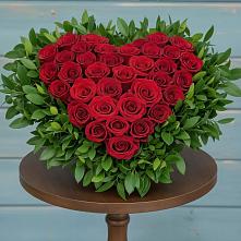 Цветочная композиция из Розы в виде сердца в Старокучергановке