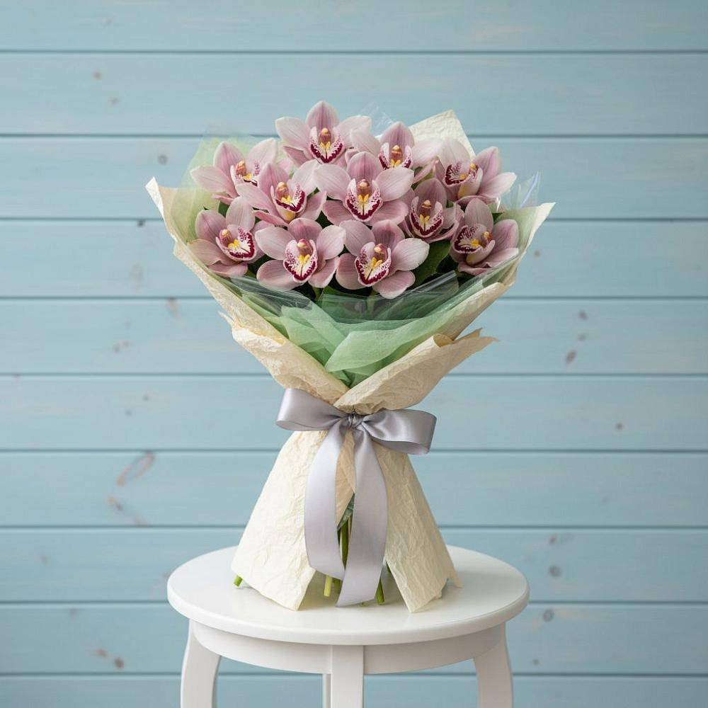 Букет цветов из: Орхидеи и Розы в Старокучергановке