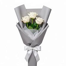 Букет 3 белые розы в Старокучергановке