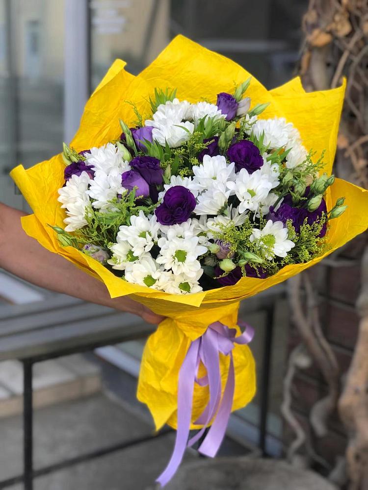 Букет цветов из: Ирисы, Хризантемы и Ромашки в Старокучергановке