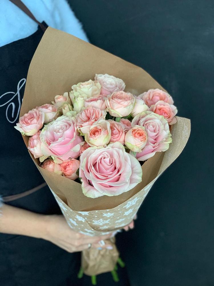 Букет цветов из: Хризантемы и Розы в Старокучергановке