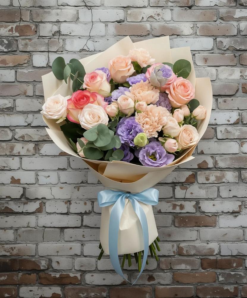 Букет цветов из: Розы, Лизиантусы и Гвоздики в Старокучергановке