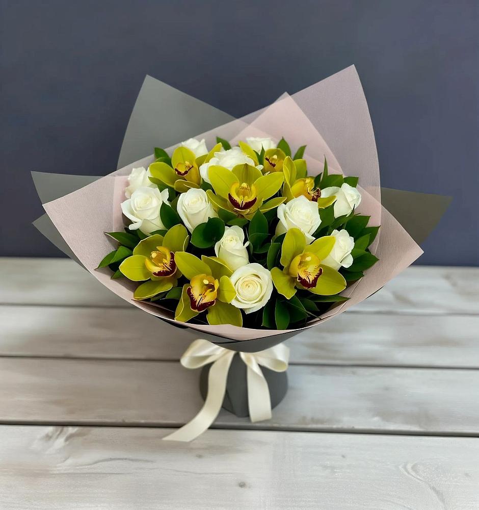 Букет цветов из: Орхидеи и Розы в Старокучергановке