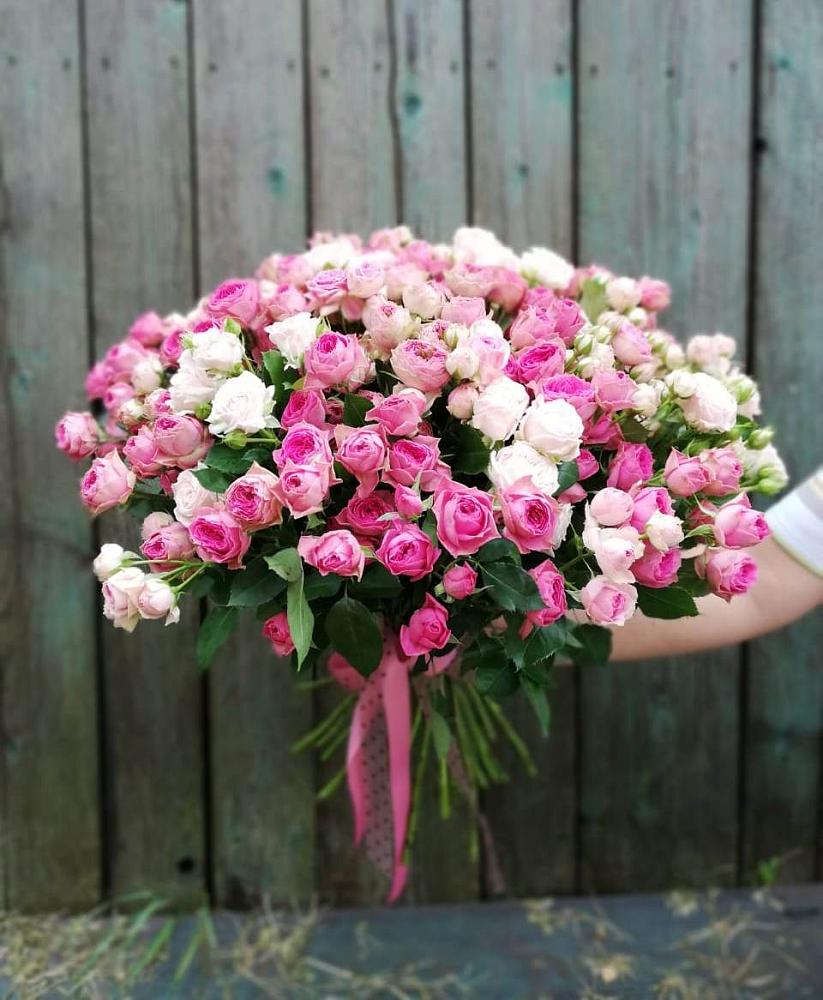 Букет Розовые кустовые розы Натали и Лав Лидия в Старокучергановке