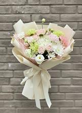 Букет цветов из:  Гвоздики, Розы, Лизиантусы и Хризантемы в Старокучергановке