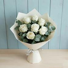 Букет Белые розы в Эвкалипте в Старокучергановке