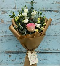 Букет цветов из:  Розы и Лизиантусы в Старокучергановке