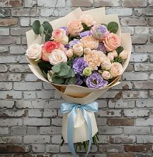 Букет цветов из:  Розы, Лизиантусы и Гвоздики #REPLACE_PRED# Старокучергановке
