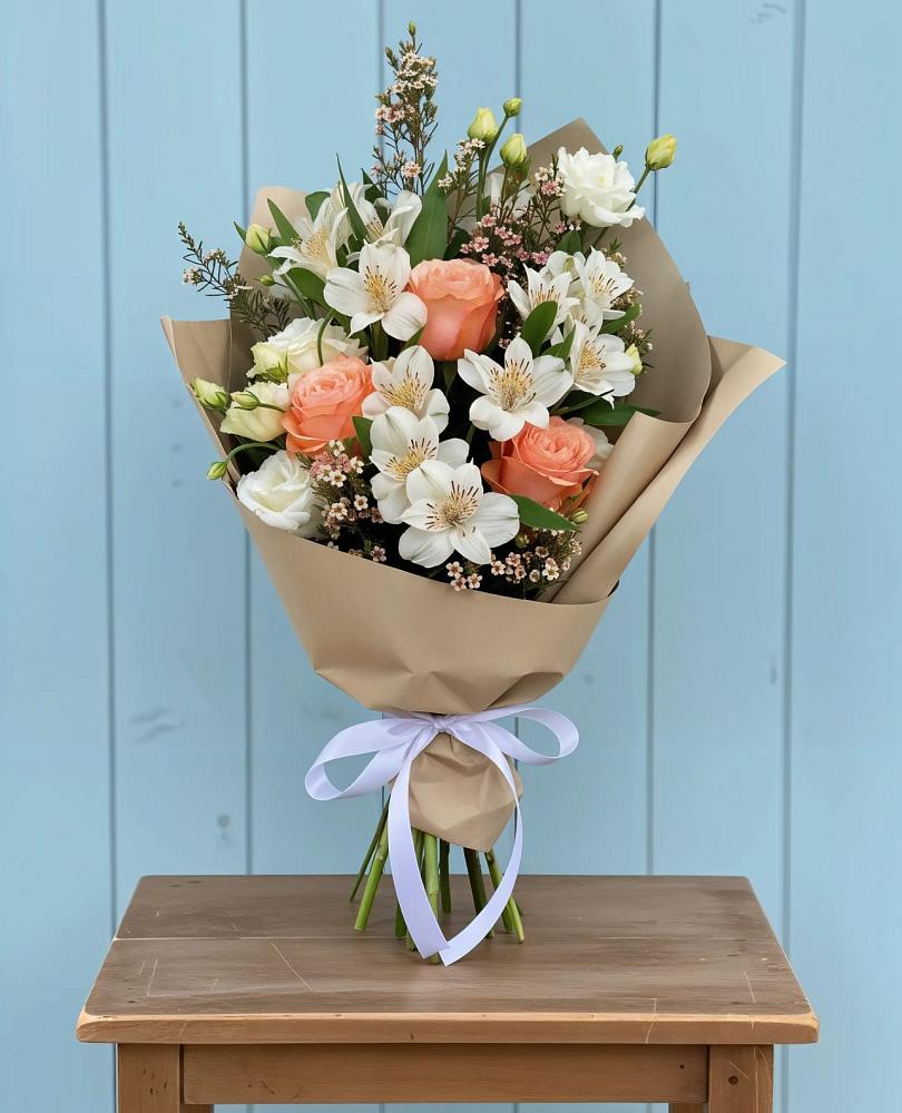 Букет цветов из: Альстромерии, Лизиантусы, Розы и Хризантемы в Старокучергановке