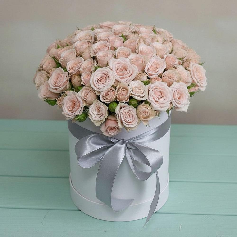 Цветочная композиция из Розы в шляпной коробке в Старокучергановке